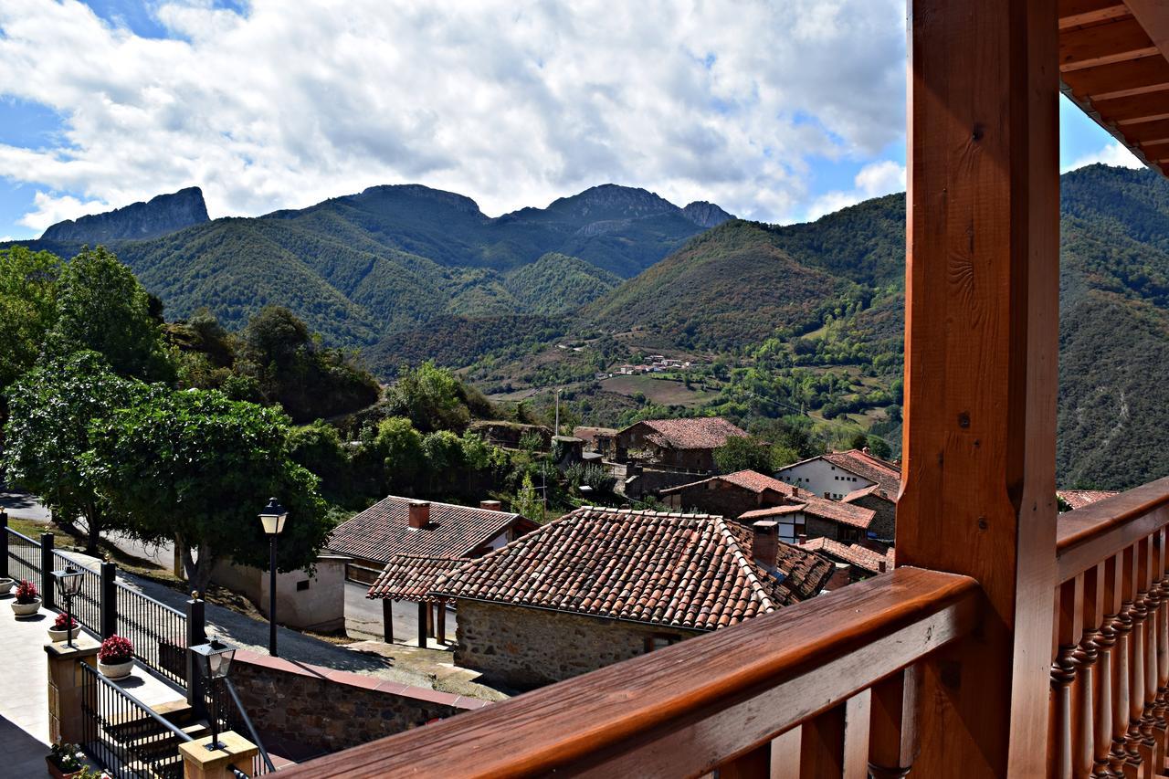 Posada Valle Del Oso Lerones Buitenkant foto